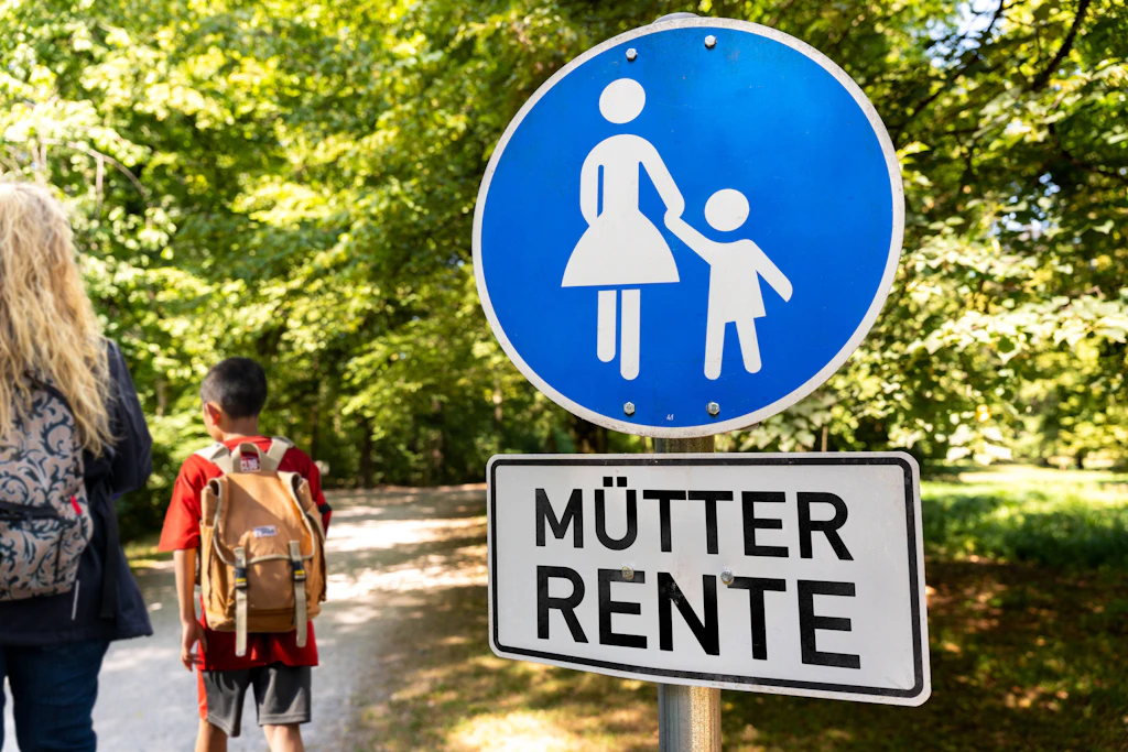 Mütterrente III ab Januar 2027: Warum Millionen Rentnerinnen ein Jahr aufs Geld warten