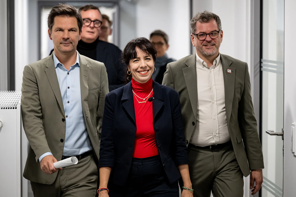 Grüne und SPD in Berlin entscheiden über Koalitionsgespräche mit Linken