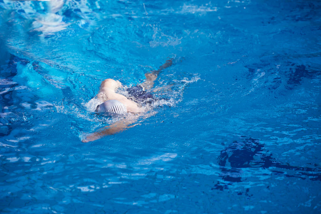 Schwimmhalle: In Wernigerode gelten in den Herbstferien geänderte Öffnungszeiten und eingeschränkte Bahnen (Symbolbild).
