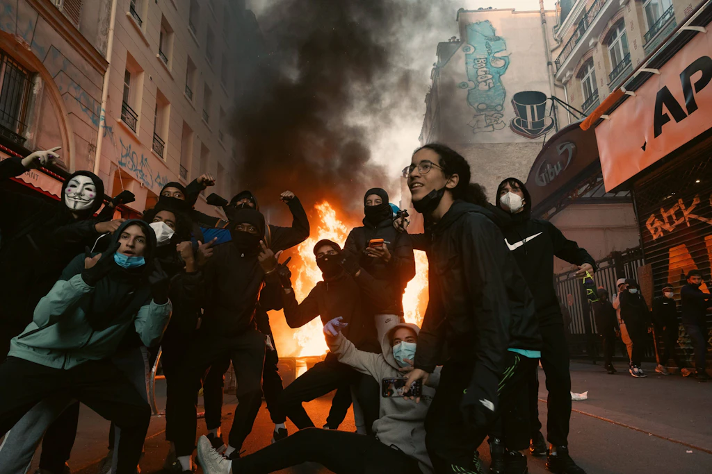Brennende Barrikaden, Angriffe auf Geschäfte, Zusammenstöße mit der Polizei: Drohen solche Bilder am 31. Oktober auch in Berlin?