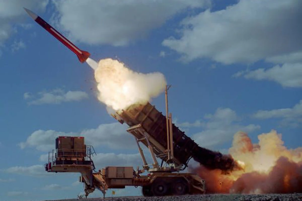 Ein Patriot-System beim Abschuss einer Flugabwehrrakete in Israel. Ukrainische Vertreter werfen den USA vor, eine Lieferung von Abfangraketen zurückzuhalten.