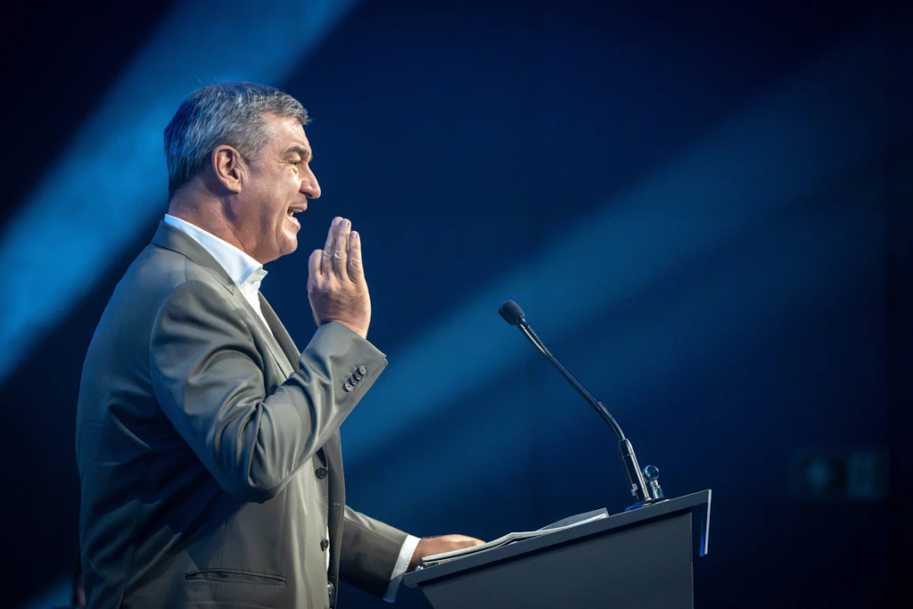 Bayerns Ministerpräsident Markus Söder (CSU) hat auch eine Neuverhandlung des Hauptstadtvertrags ins Spiel gebracht, sollte die Linke künftig den Berliner Senat führen.