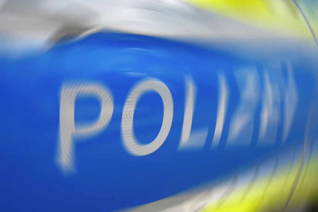 Polizeieinsatz: In Dresden ermittelt die Kriminalpolizei nach Widerstand und versuchter Gefangenenbefreiung (Symbolbild).