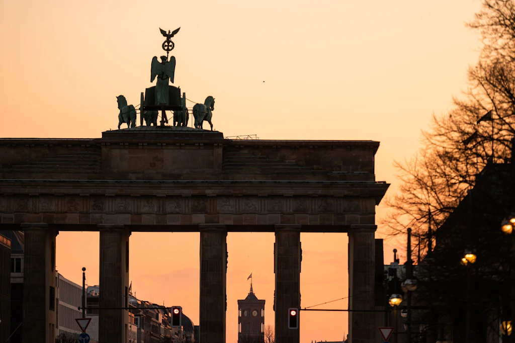 Das Brandenburger Tor erhält eine neue Beleuchtung.