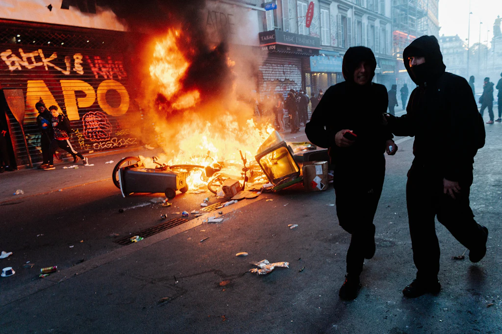 Krawalle in Frankreich: Ungarn und Polen sehen sich in ihrer Migrationspolitik bestätigt