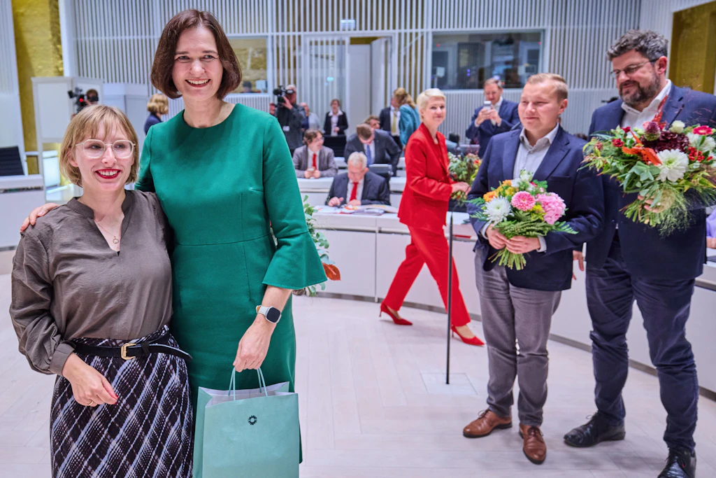Maya Tischler (l), Abgeordnete für die Grünen im Landtag, wurde am 20. Oktober zur zweiten Vizepräsidentin des Landtages gewählt.