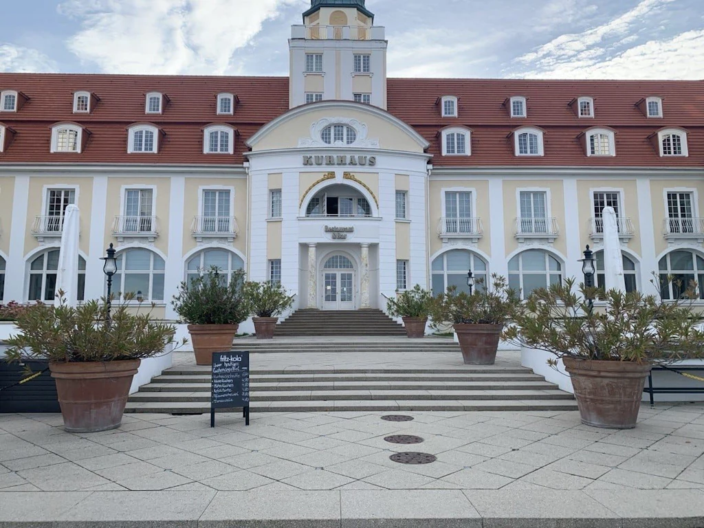 Die unglaubliche Geschichte des jüdischen Hoteliers Kaba-Klein aus Binz auf der Bühne