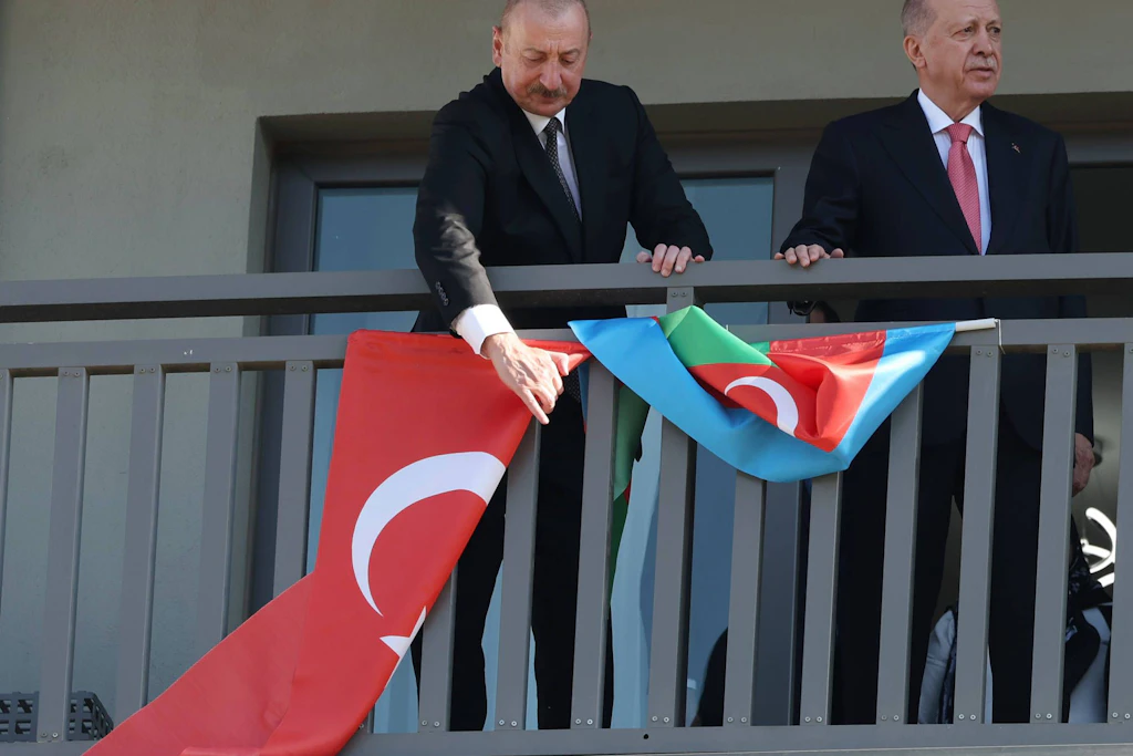 Kopftuch-Streit zwischen Aserbaidschan und der Türkei: Das Ende der Bruderliebe?