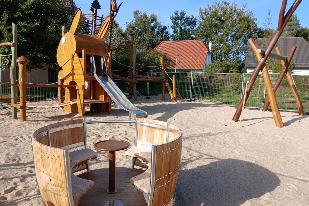 Neuer Spielplatz in Strausberg: Die Anlage „Hasengrund“ an der Hubertusallee ist seit 13. Oktober freigegeben.