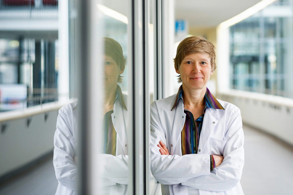 Lehrpreis an der Uni Jena: Medizinprofessorin Jutta Hübner wird für interdisziplinäre Lehre ausgezeichnet.