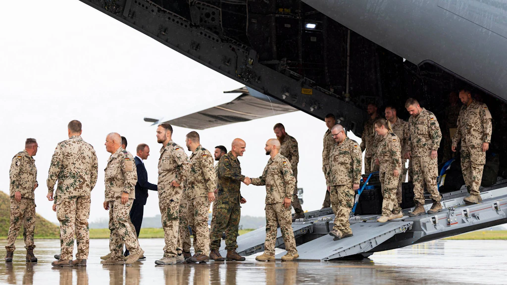 Soldaten des Einsatzkontingents aus dem irakischen Erbil kommen nach Deutschland zurück: Rund ein Drittel der Uniformträger der Bundeswehr stammt aus Ostdeutschland. 