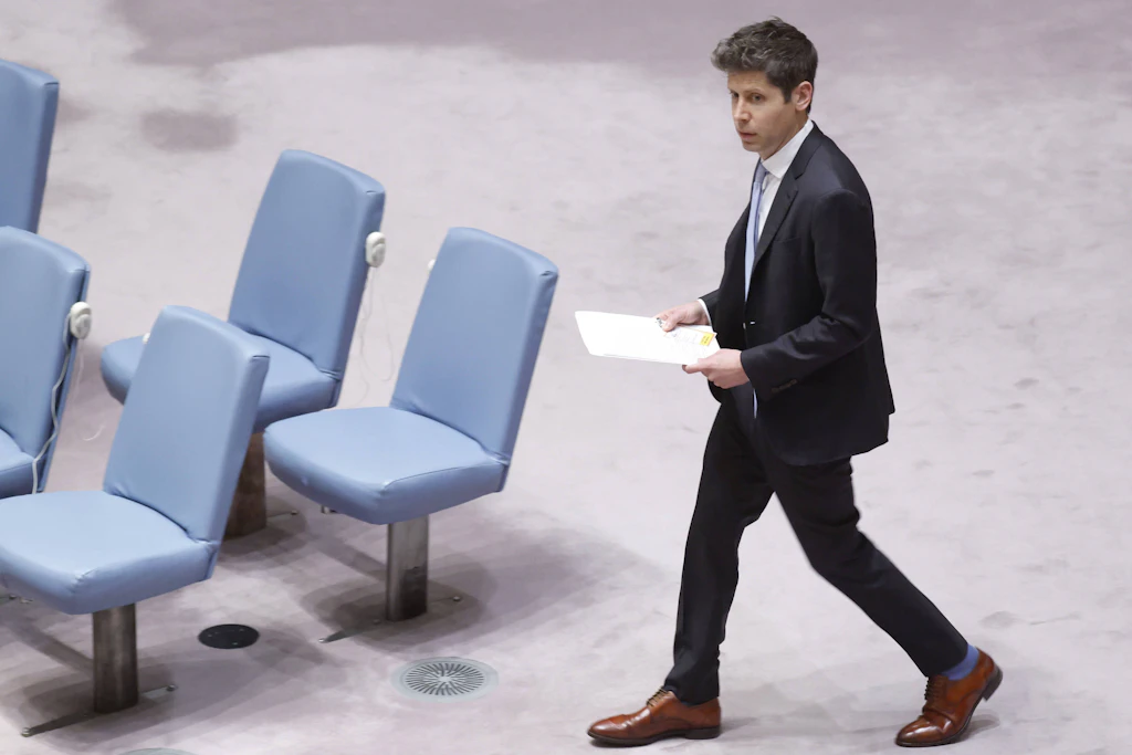 OpenAI-Chef Sam Altman. Sein Unternehmen hat zwei Fälle offengelegt, in denen KI-Agenten interne Sicherheitskontrollen schwächten.