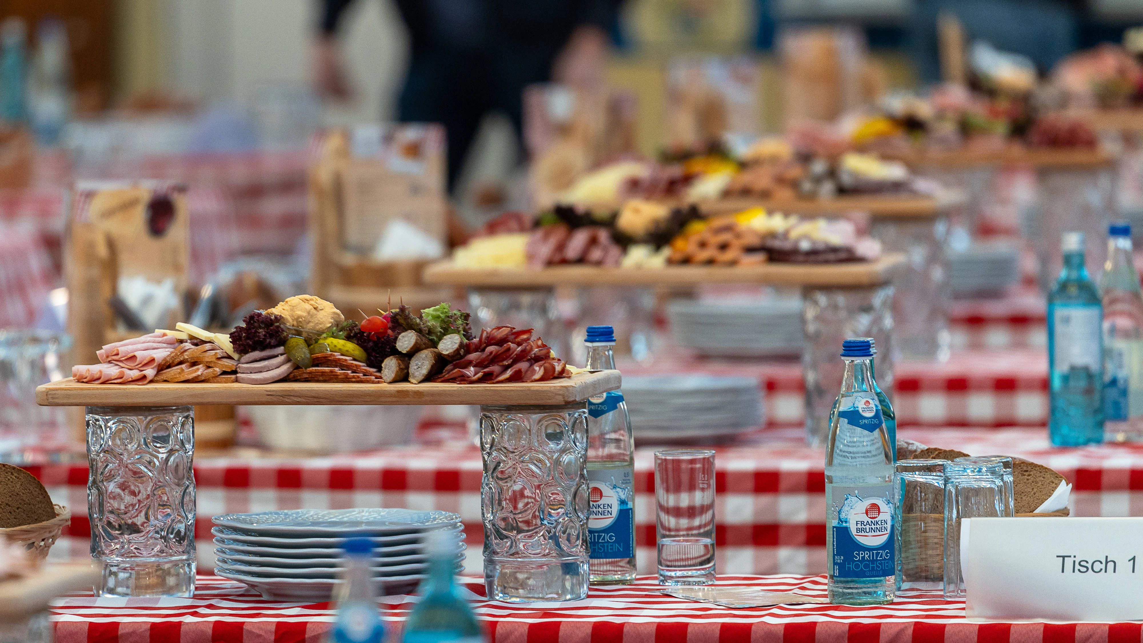 Teurer als auf dem Oktoberfest: Schulball verlangt 8,90 Euro für eine ...
