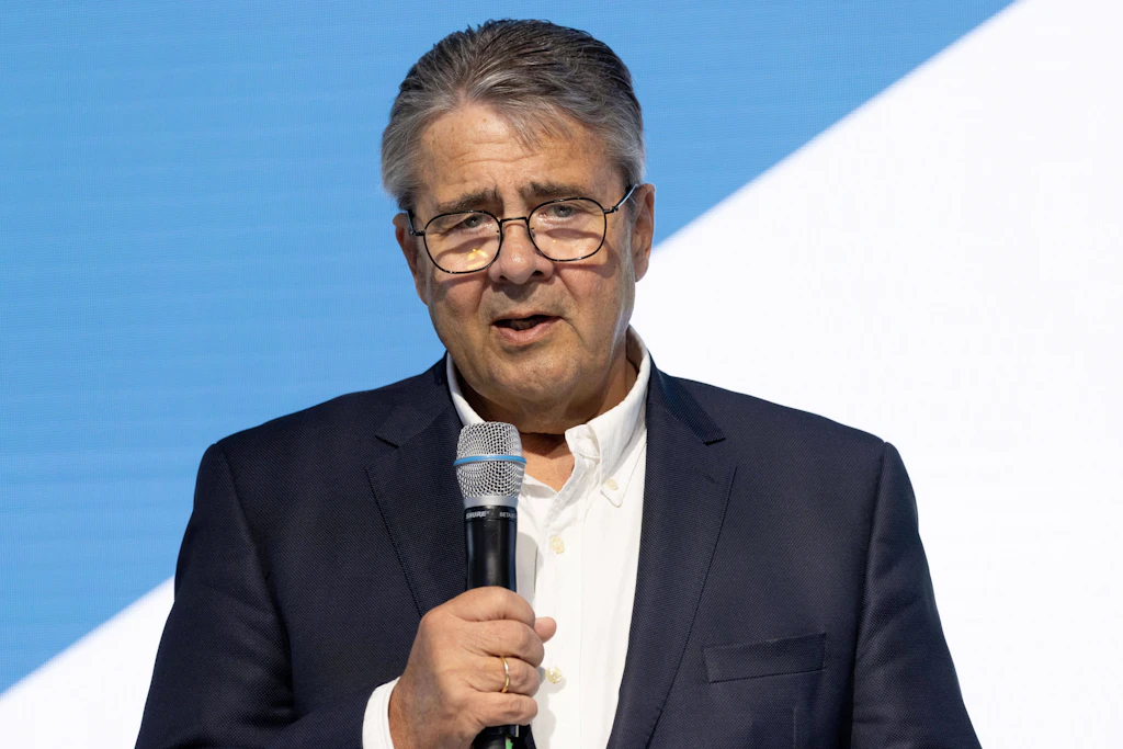„Ein echter Sozi“ bei Rheinmetall: Sigmar Gabriel verteidigt fürstlich bezahlten Rüstungsjob
