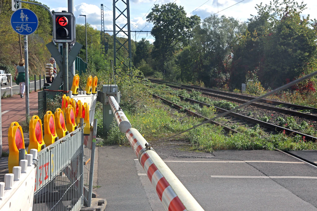 Vollsperrung: In Stralsund bleibt der Bahnübergang Freienlande wegen Bahnarbeiten acht Tage dicht (Symbolbild).