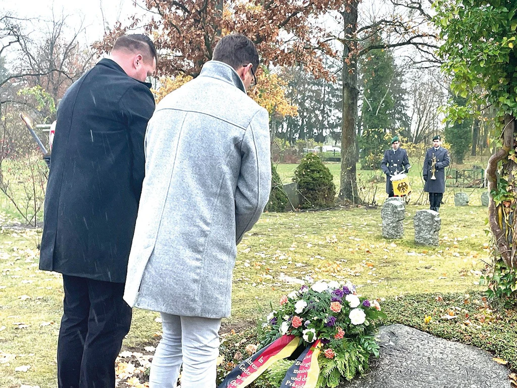 Volkstrauertag in Pasewalk: Stadt lädt am 15. November zur Kranzniederlegung