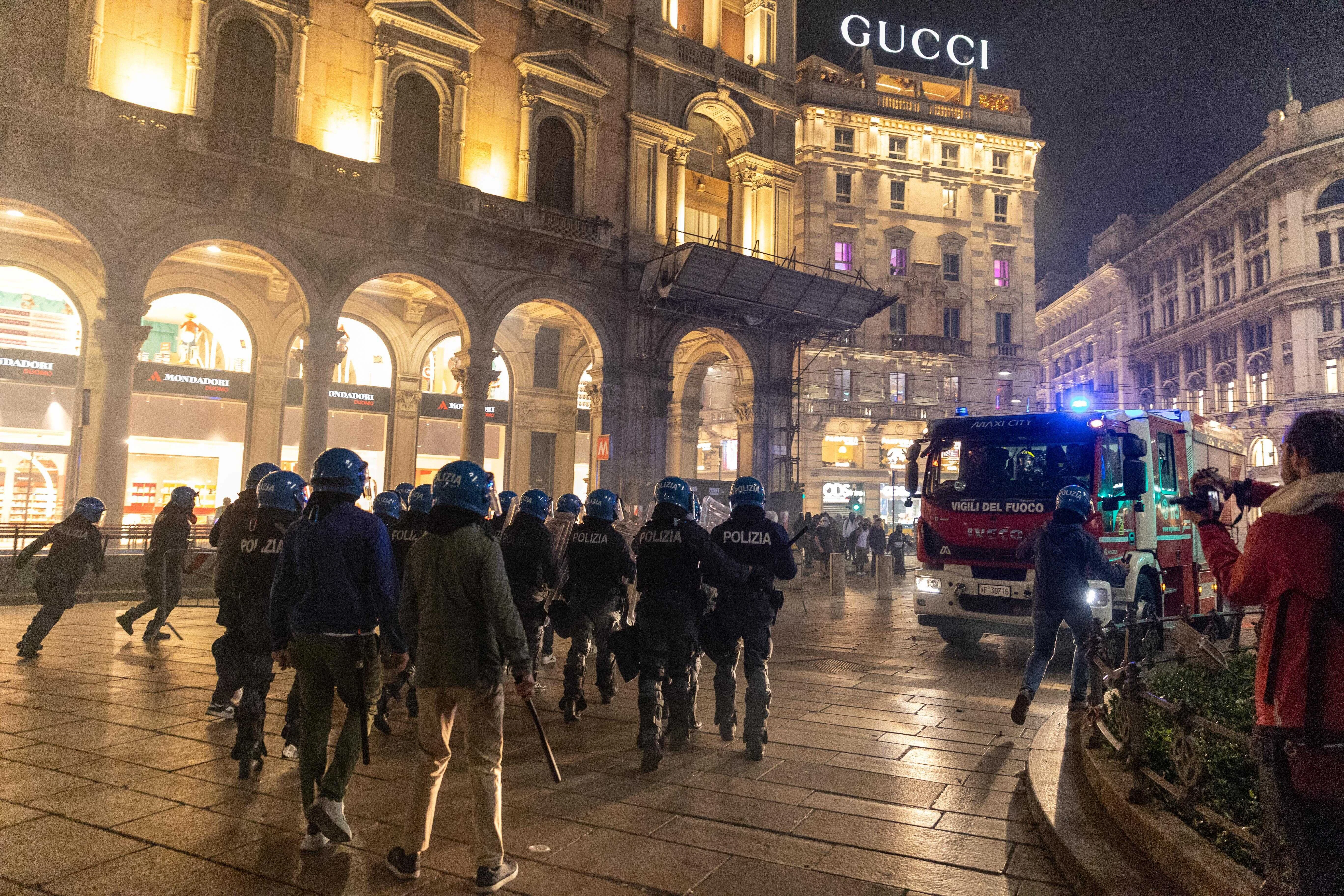 Frankreich und Italien: Boutiquen bereiten sich auf Proteste vor