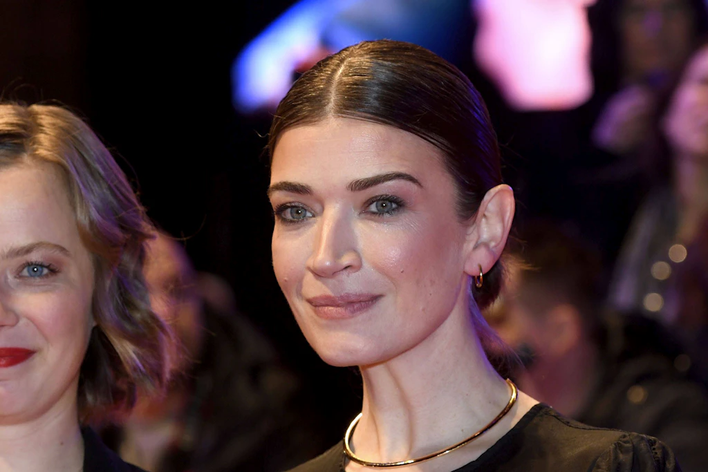 Anna Bederke und Saskia Rosendahl (l.) bei der Premiere des Kinofilms „Sterben“ auf der Berlinale 2024