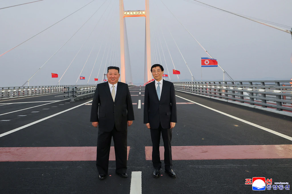 Kim Jong-un zwischen Xi und Putin: Warum eine zwölf Jahre ungenutzte Brücke plötzlich wichtig wird