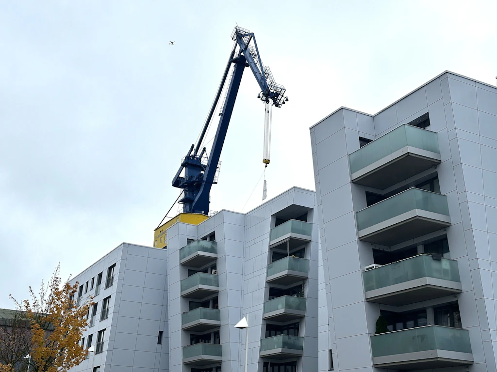 Hellingkran Rostock: Warum 44 Wohnungen bis Anfang November gesperrt bleiben