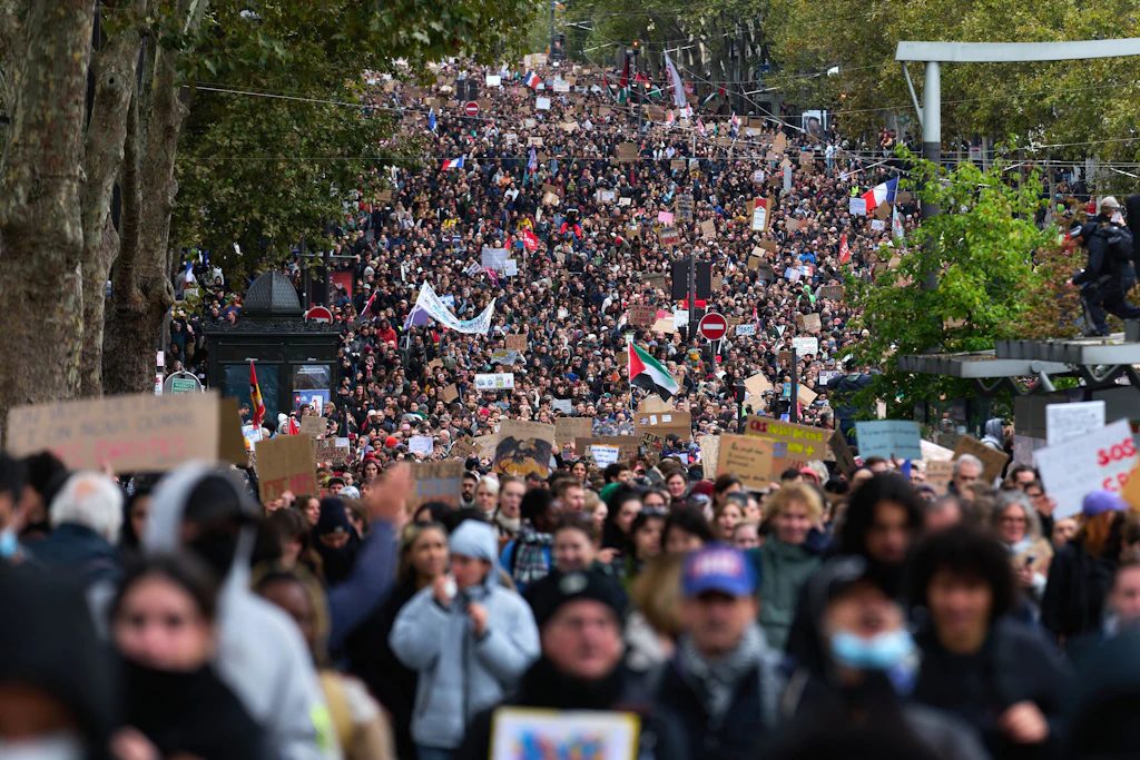Berlin ist am Samstag lahmgelegt: Zahlreiche Demonstrationen fluten die Stadt
