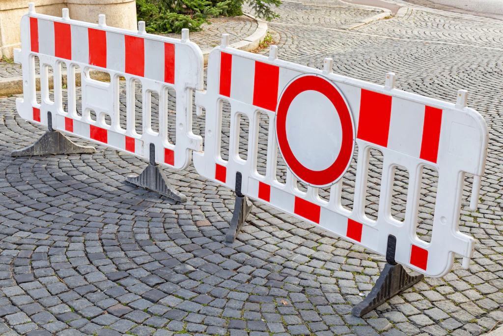 Straßensperrung: In Halle ist die Magdeburger Straße wegen Arbeiten an der Trinkwasserleitung bis 13. November gesperrt (Symbolbild).