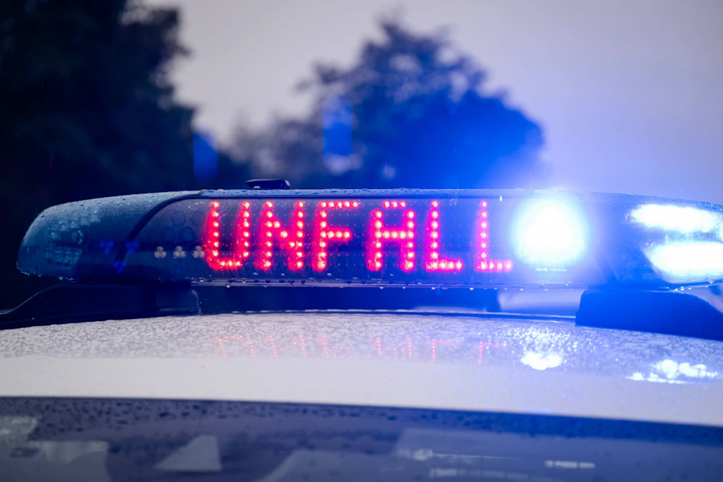 49-Jähriger stirbt bei Unfall auf der A72 bei Hartenstein, sechs Verletzte