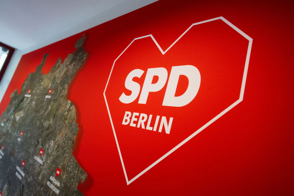 Berliner SPD lässt Mitglieder über Koalition mit Linken entscheiden