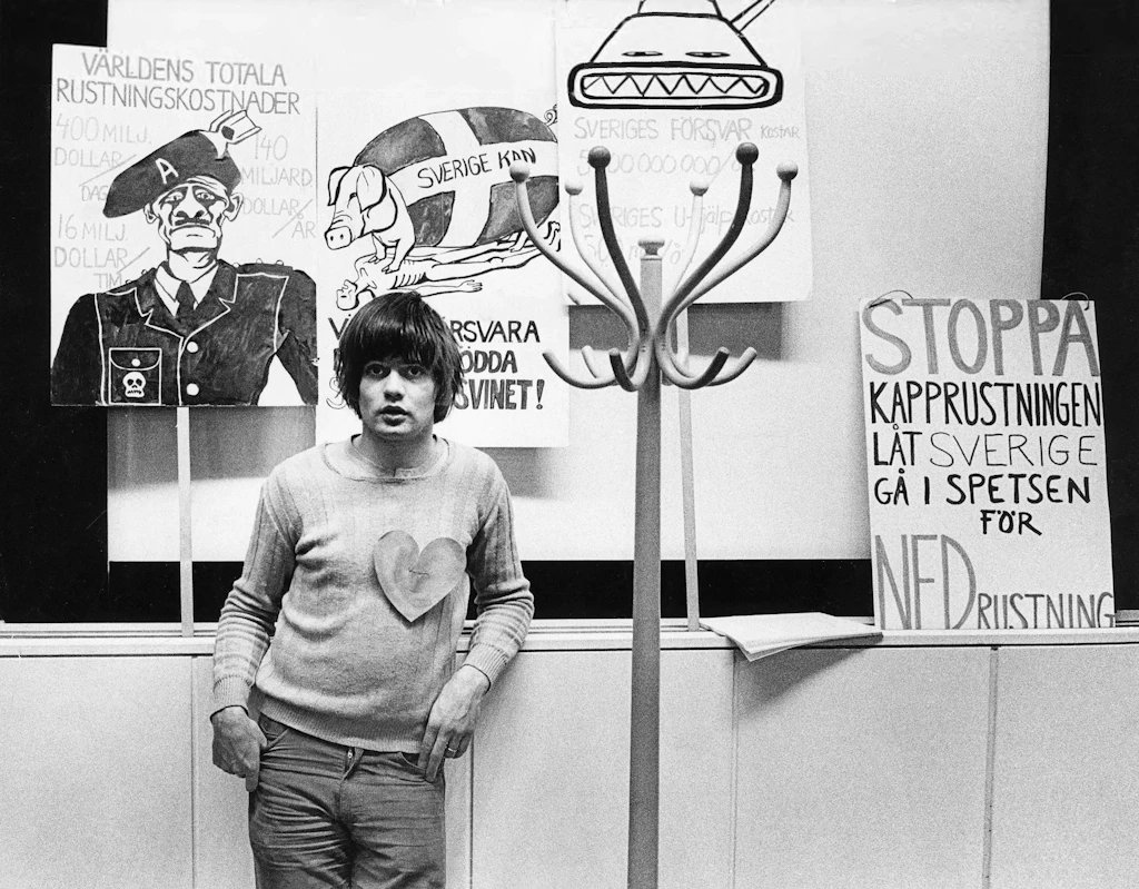 „Schändet die Flagge!“: Verbotene Protestkunst nach 60 Jahren im Polizeimuseum entdeckt