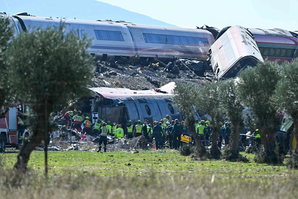 Mindestens 68 Tote bei Zugunglück in Spanien: Verkehrsminister sieht „unerklärlichen“ Fehler