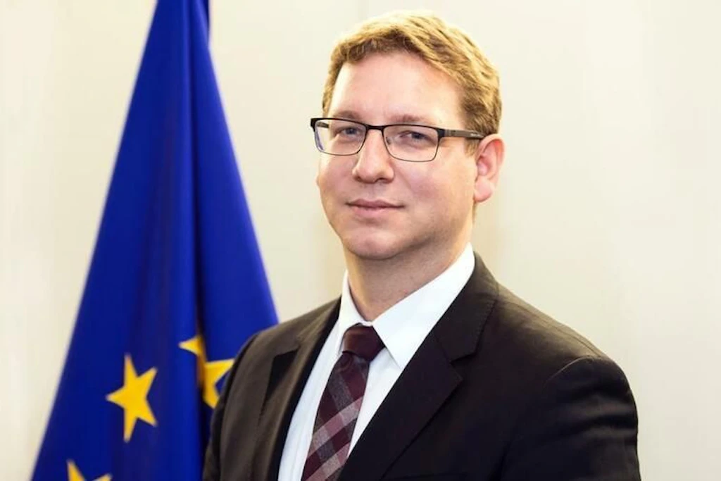 Björn Seibert
              Stabschef der Präsidentin der Europäischen Kommission, Ursula von der Leyen.