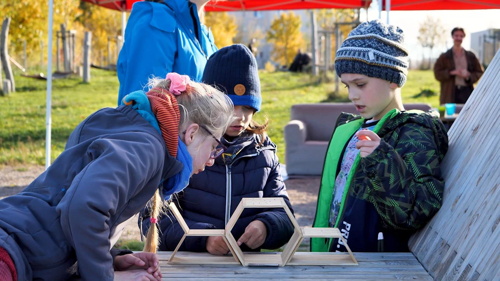 Dresden: „Bee Connected“ zieht auf Schulhof