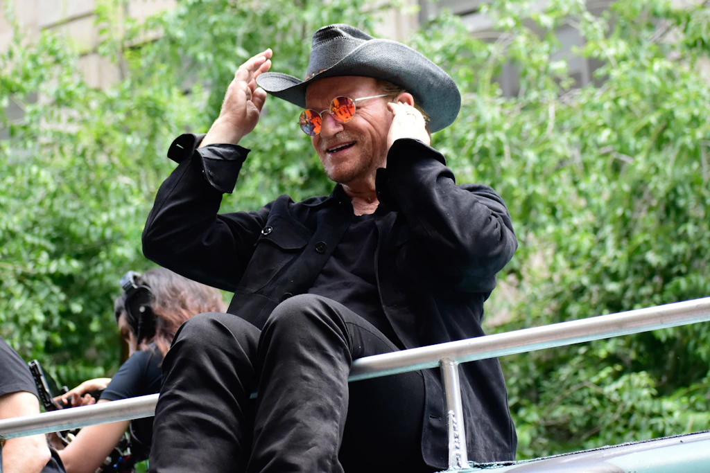 U2 in Berlin: Dolly Parton auf dem Album, Tickets fürs Olympiastadion ab nächster Woche