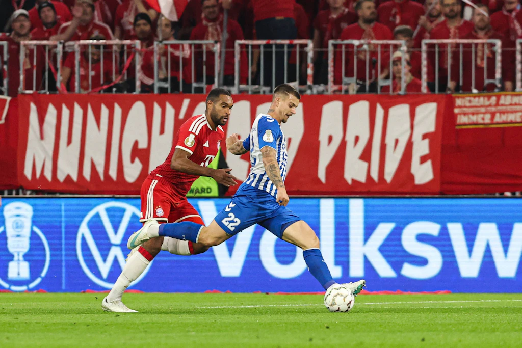 Torschütze Mateusz Zukowski 1. FC Magdeburg trifft zum 1:1.