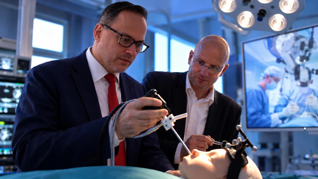 Operieren bald Roboter statt Ärzte?