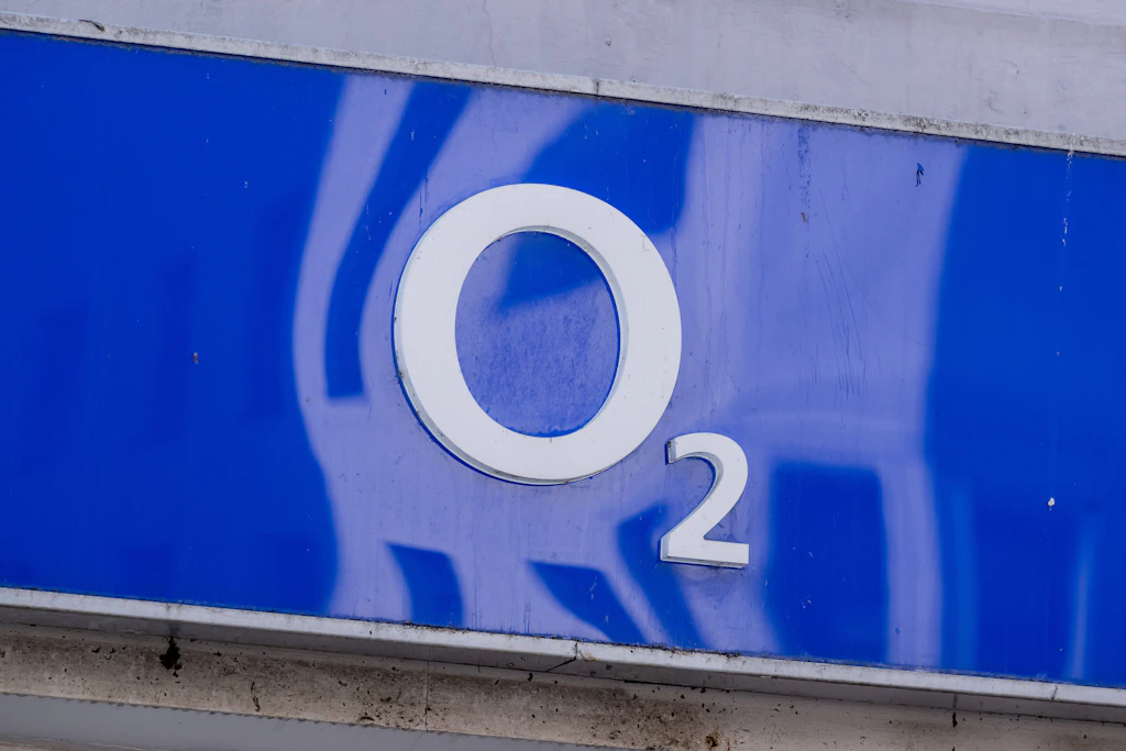 Künstliche Intelligenz ersetzt Telefonisten zum Jahresende bei der O2 Mutter Telefónica.