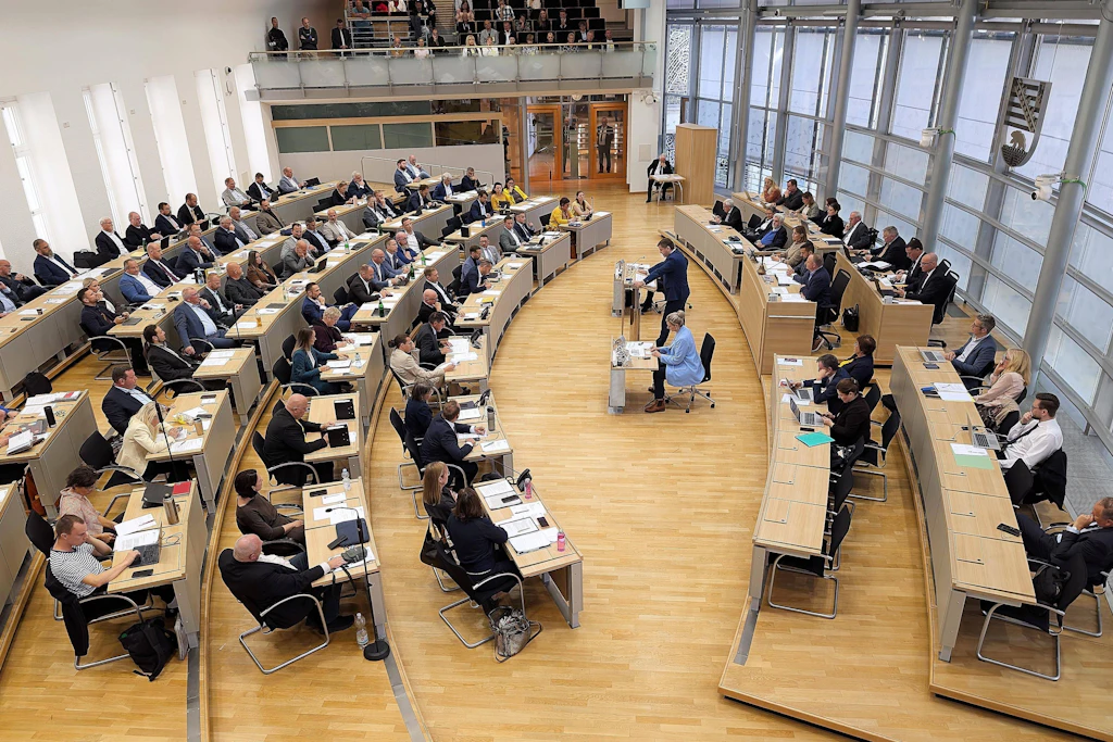 Im Magdeburger Landtag wurde mit Mehrheit von BSW und AfD ein Friedensantrag beschlossen. 
