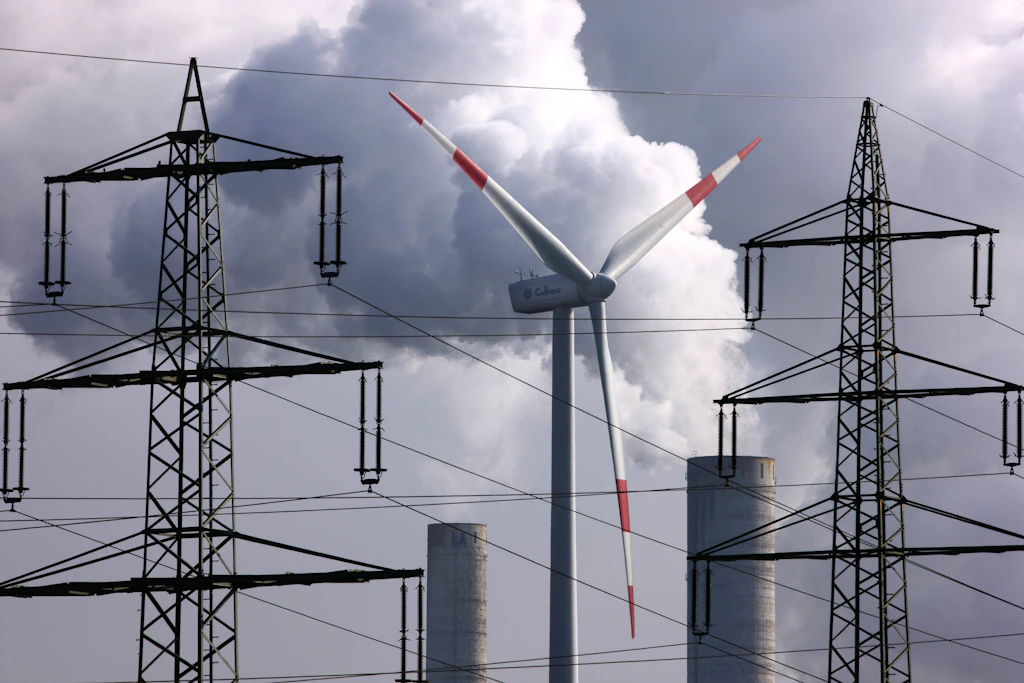 Kaum Wind, wenig Sonne: Die Dunkelflaute treibt den deutschen Strompreis im Großhandel auf mehr als 300 Euro. (Symbolbild)