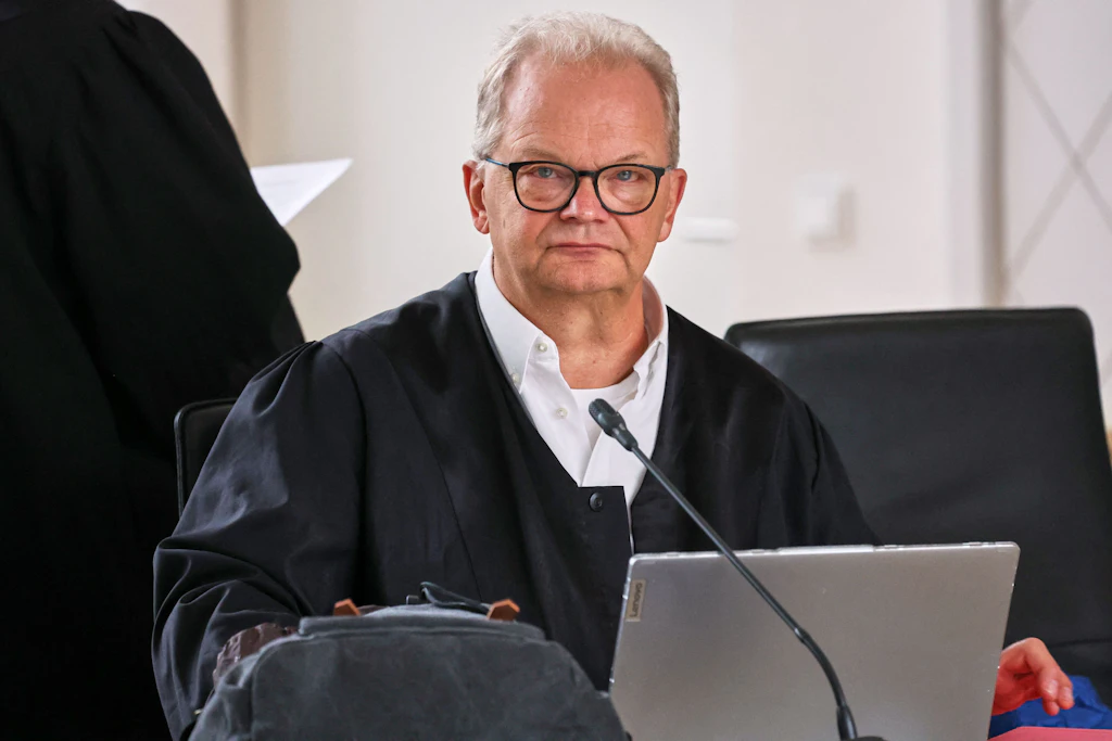 Der Anwalt von Gina H. im Fall Fabian, Thomas Löcker, hält den ersten Teil des Plädoyers der Verteidigung.
