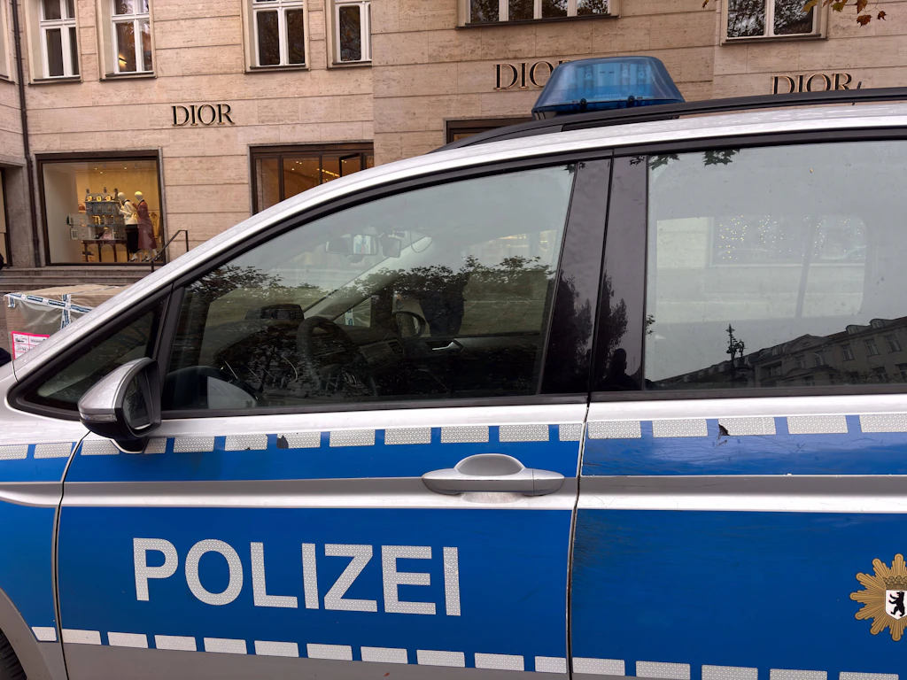 Mann am Bahnhof Luckenwalde mehrfach ins Gesicht geschlagen