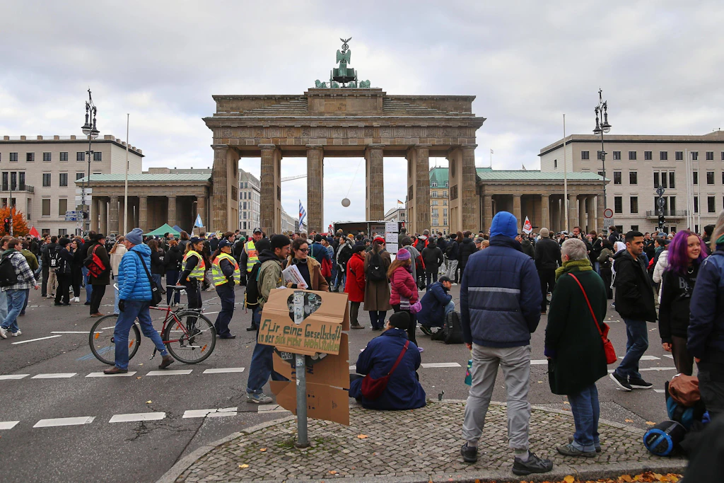 Liveblog zu Protesten in Berlin: Tausende zu Gen-Z-Demos erwartet