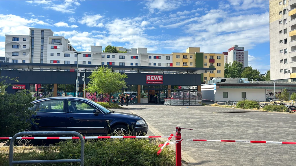 Geiselnahme in Berliner Supermarkt beendet: SEK befreit Frau nach elf Stunden