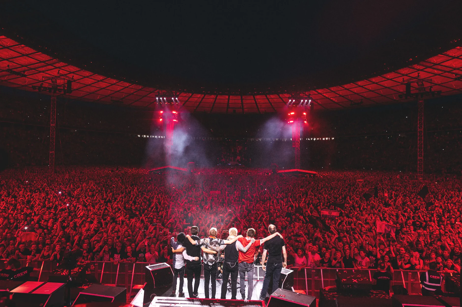 Ein Abschied für immer? Nach 33 Songs verabschieden sich die Toten Hosen von den 69.000 Fans im Olympiastadion.