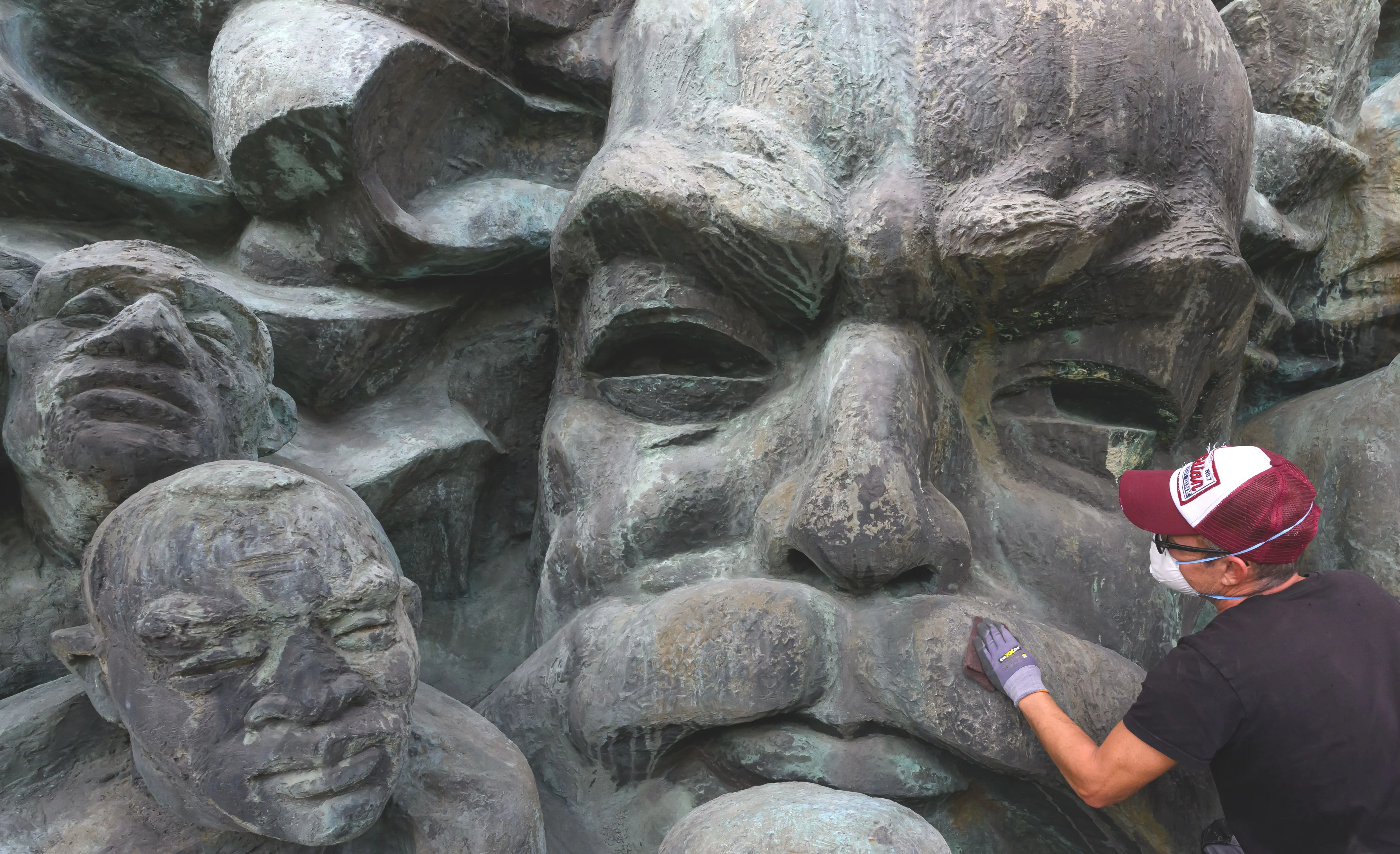 Karl-Marx-Denkmal: Berliner Firma schrubbt DDR-Koloss in Leipzig