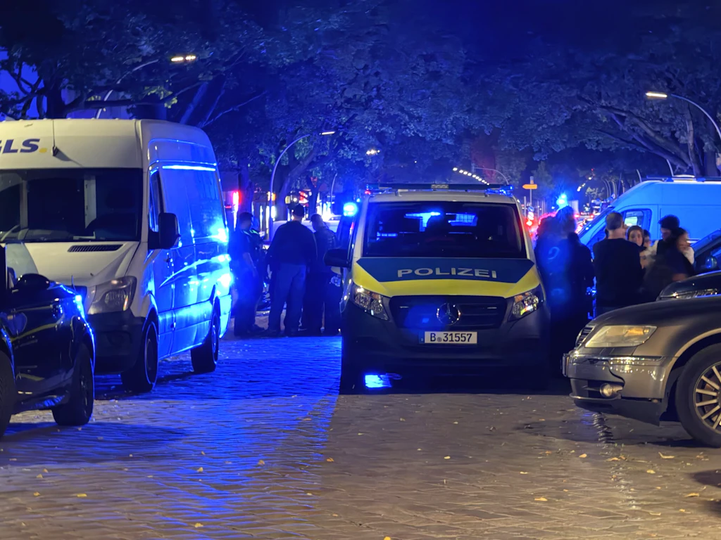Blutiger Streit: Clan-Krawall mündet in Schüssen vor Polizeiwache