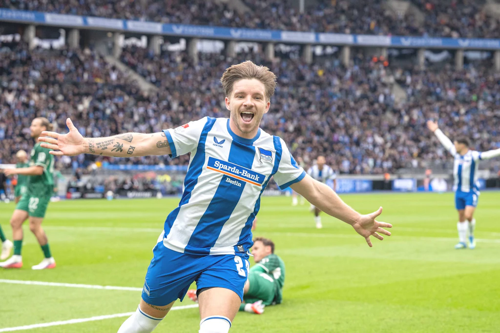 Mads Pedersen traf für Hertha BSC zur Führung gegen Greuther Fürth. Die Berliner feiern den siebten Sieg im siebten Zweiligaspiel.