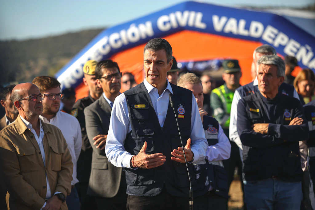 „Es ist für ein Land wie Spanien nicht hinnehmbar, innerhalb eines einzigen Jahres zwei Eisenbahnunfälle im Hochgeschwindigkeitsverkehr zu erleben“, erklärte Ministerpräsident Pedro Sánchez am Mittwoch nahe der Unfallstelle in Toledo.